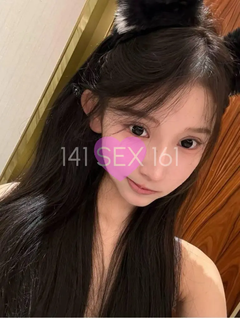 luoyan, 年龄: 18, 身高: 175