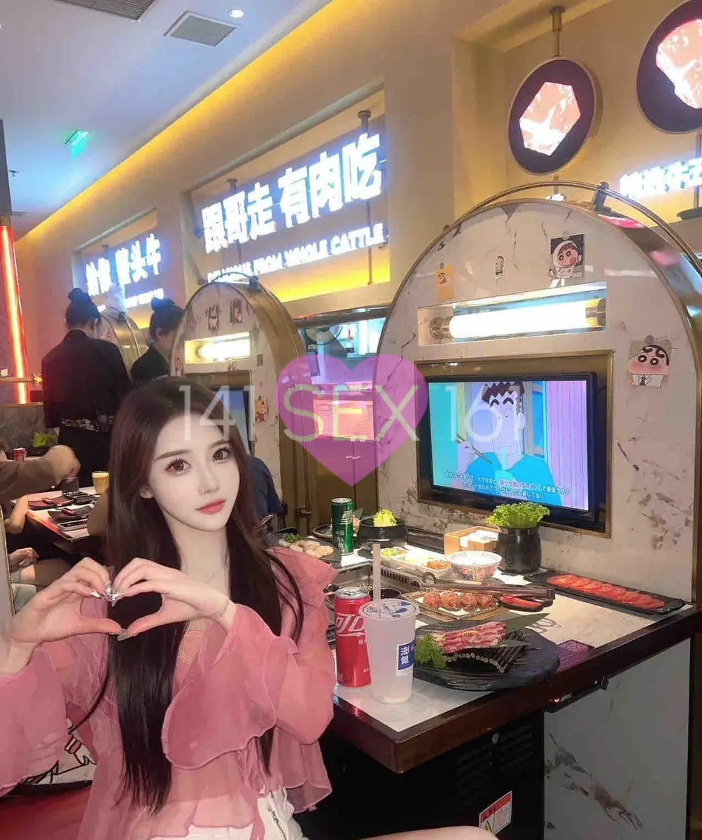 依依
